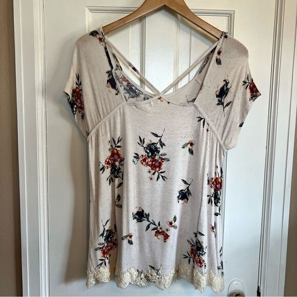 Rewind Floral Lace Top - Picture 4 of 9